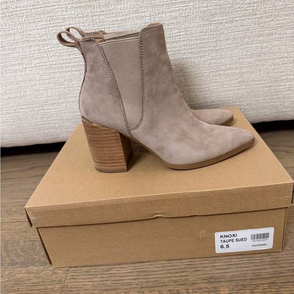 Steve Madden Women's Beige Suede Ankle Booties: KNOXI TAUPE SUEDE booties - Picture 2 of 6